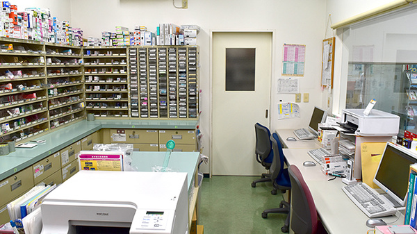 エール調剤薬局坂下店の調剤室