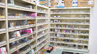 エール調剤薬局駒場店の薬棚
