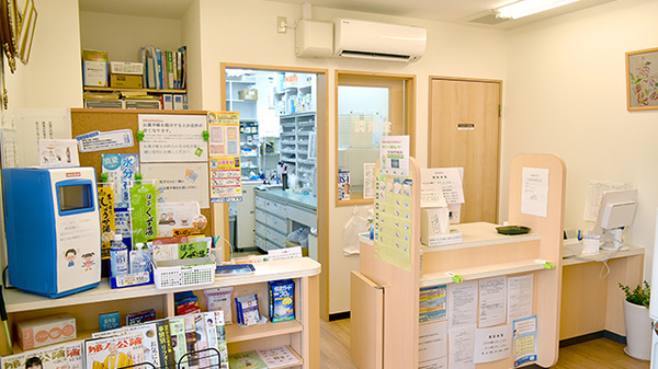 なないろ薬局の受付/カウンター