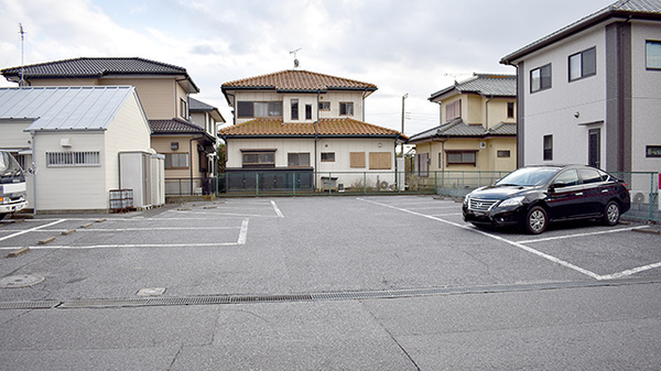 養の薬局の駐車場