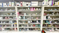 レモン薬局　美浜区店の薬棚