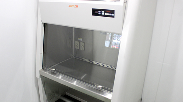 新エース薬局の無菌調剤室完備