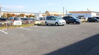 東薬局の駐車場