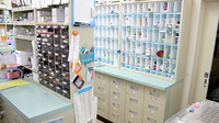 東薬局の調剤室
