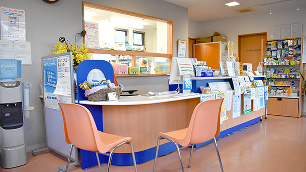 プラス薬局　藤岡白石店の受付/カウンター