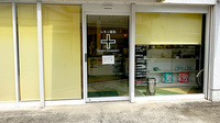 レモン薬局の入口