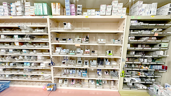 レモン薬局　佐倉店の薬棚