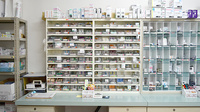 有限会社　よつば調剤薬局の薬棚