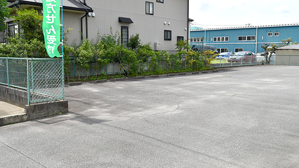 有限会社　よつば調剤薬局の駐車場