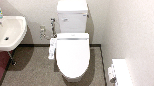 さと薬局のお手洗い