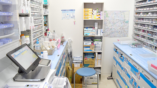 まかみ薬局　大蔵司店の調剤室