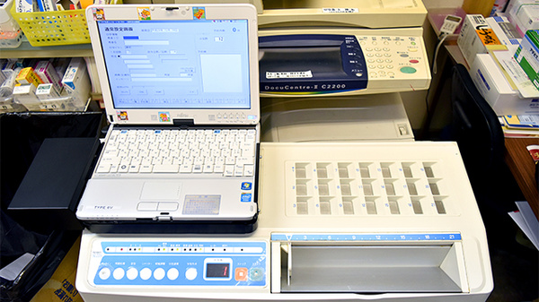 エヌズ薬局　伊丹野間店の調剤器具