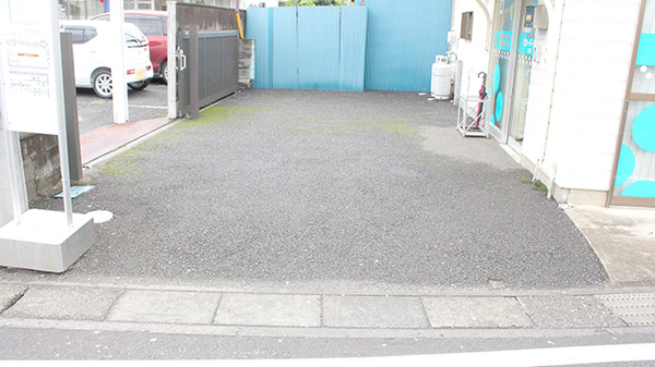 クローバー薬局浅羽店の駐車場