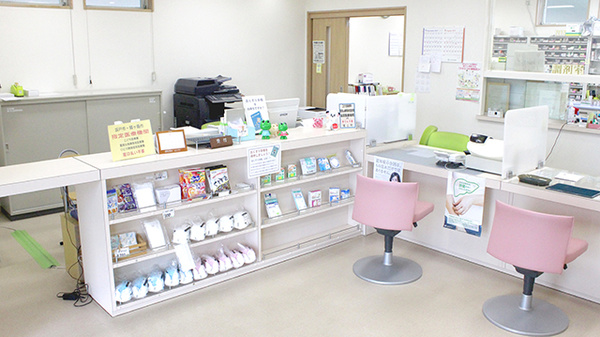 クローバー薬局にっさい店の受付/カウンター