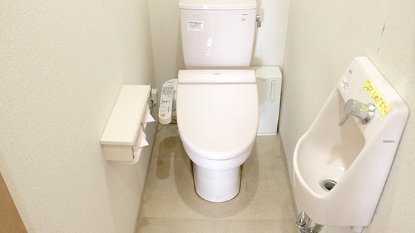 クローバー薬局にっさい店のお手洗い