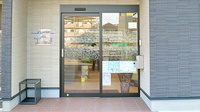 プラザ薬局　桜ケ丘店の入口