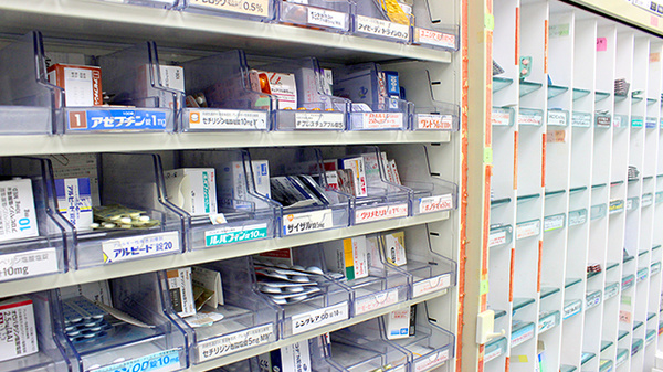 市原薬局　富士見店の薬棚