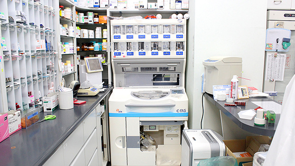 ウィング薬局戸塚富士橋店の調剤器具