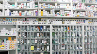 ウィング薬局戸塚富士橋店の薬棚