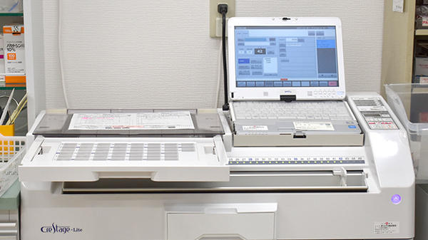 もろおか幸盛堂薬局の調剤器具