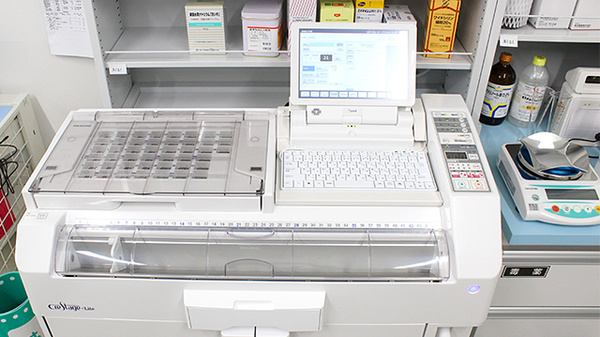ドラッグセイムス青梅大門薬局の調剤器具