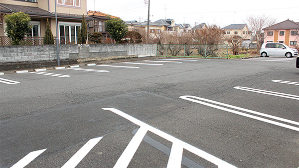 ドラッグセイムス青梅大門薬局の駐車場