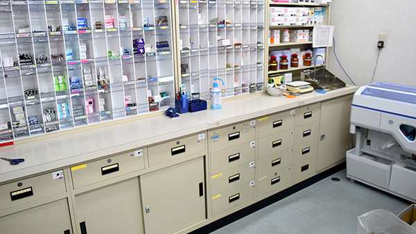 江南スマイル薬局の調剤室