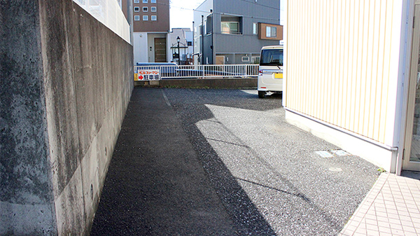 ヒナタベル薬局の駐車場