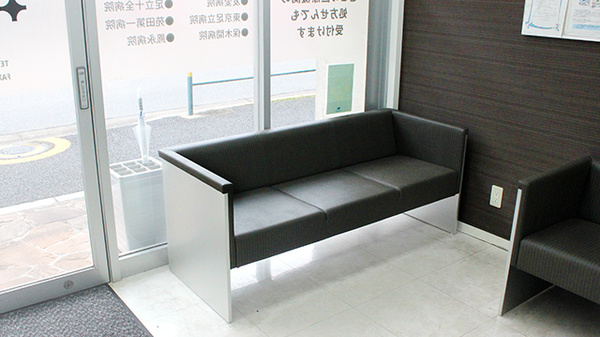プラチナ薬局花畑公園前店の待合スペース