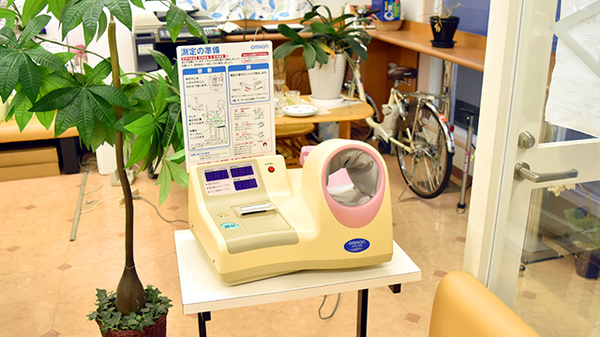 あんだち薬局の血圧計