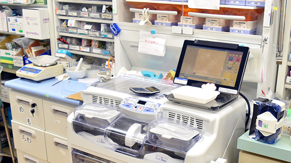 あんだち薬局の調剤器具