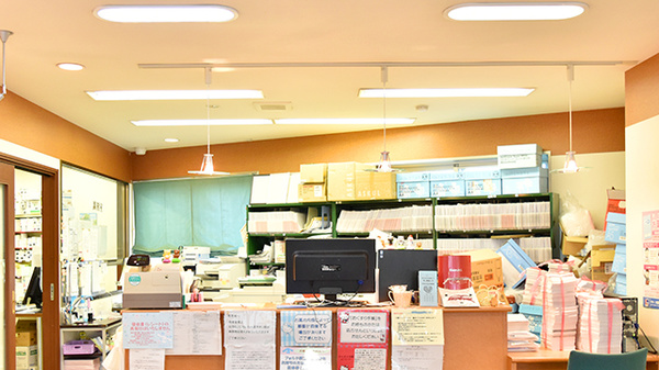あけぼの薬局　千里丘駅前店の受付/カウンター