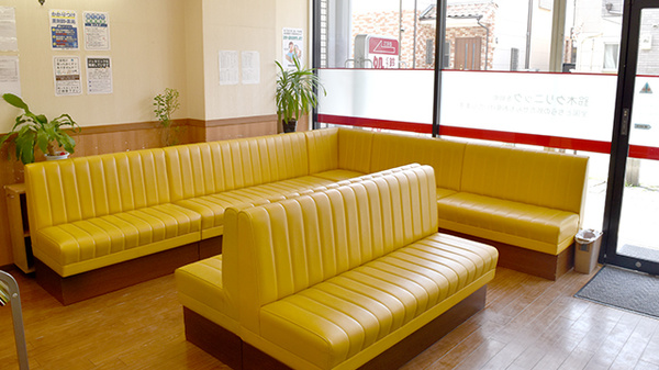 あけぼの薬局　尼崎栗山町店の待合スペース