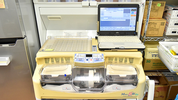 あけぼの薬局　立花店の調剤器具