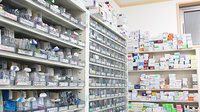 あんず調剤薬局の薬棚