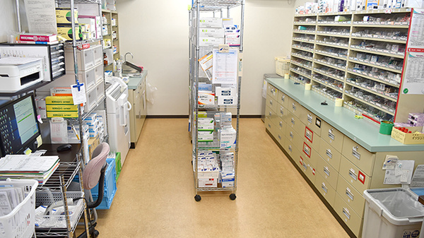 シンコー薬局　六名店の調剤室