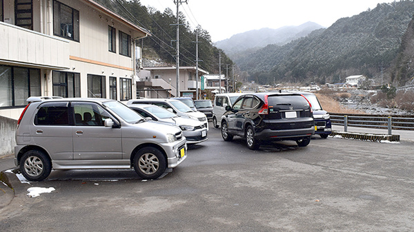 かざはな薬局の駐車場