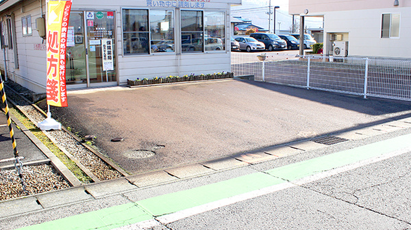 はなまる薬局の駐車場