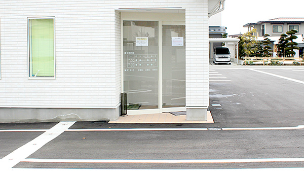 ら・ふらんす調剤薬局　神町店の入口