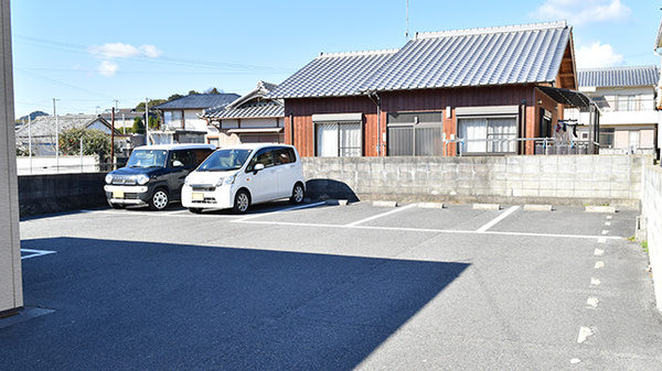 リンク調剤薬局の駐車場