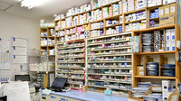 鈴木薬局　七里店の薬棚