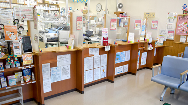鈴木薬局　宮原店の受付/カウンター