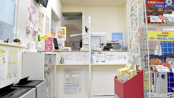 鈴木薬局　吉野町店の受付/カウンター
