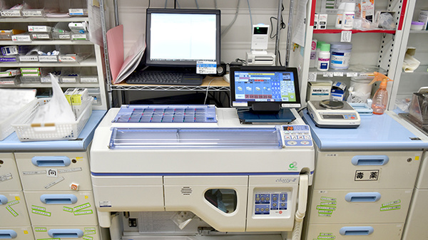 鈴木薬局　東岩槻店の調剤器具