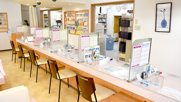 ひかる薬局の受付/カウンター
