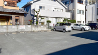 ひかる薬局の駐車場