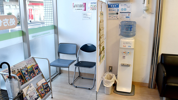 南山堂薬局練馬春日町店（旧たから薬局）の感染予防待合スペース