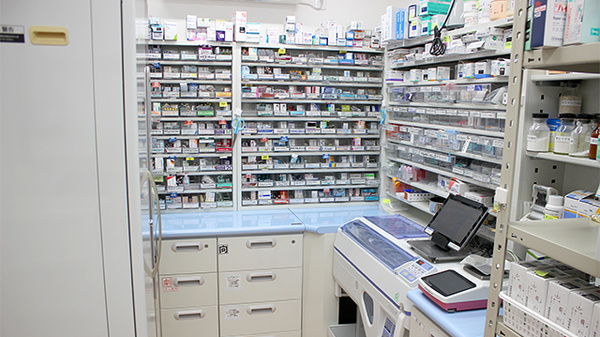 ほし薬局　戸沢店の薬棚