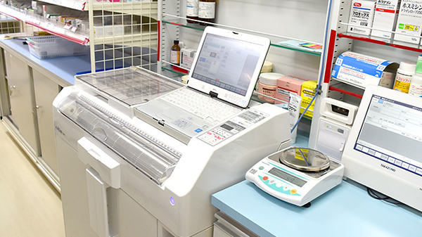 ドラッグセイムス　土佐山田薬局の調剤器具