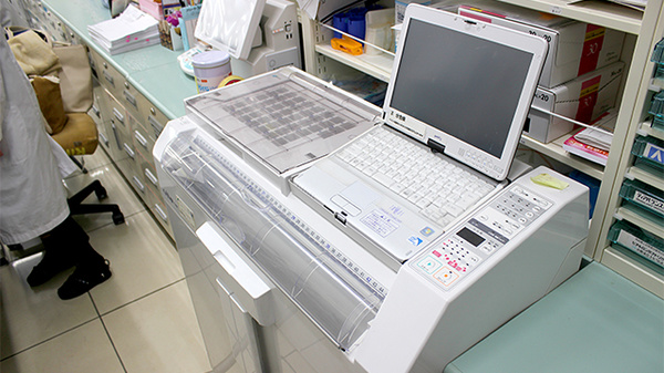 ドラッグセイムス仙台宮町薬局の調剤器具